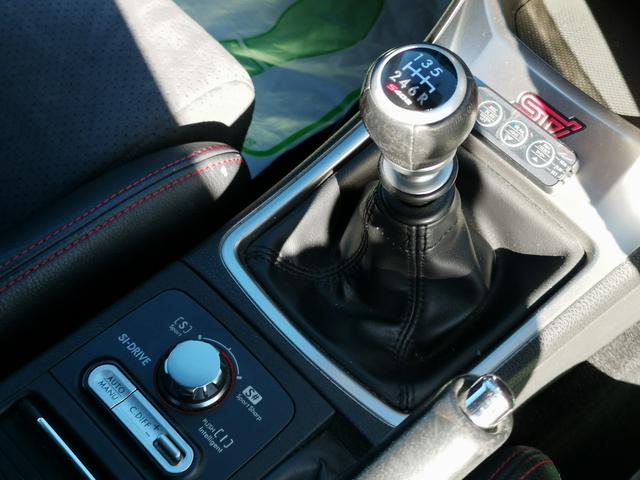 WRX STI 20thアニバーサリー 6MT純正ナビTVドラレコ黒半革バケットシートETCローダウンSTiスポイラーHID1オーナー(16枚目)