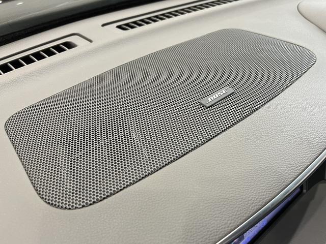 シーマ ハイブリッド　ＶＩＰ　Ｇ　サンルーフ／ＢＯＳＥ５．１ｃｈサラウンドサウンド／後席プライベートシアターシステム／革シートベンチレーション／電動シート／インテリジェントクルコン／クリアランスソナー／サイド・バックカメラ／純正ナビ（6枚目）