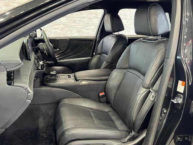 ＬＳ ＬＳ５００ｈ　Ｉパッケージ　後期／レクサスチームメイト／黒本革電動メモリーシート／シートベンチレーション／３眼ＬＥＤ／ＨＵＤ／レクサスセーフティシステム＋Ａ／デジタルインナーミラー／１００Ｖ電源／パノラミックビュー／純正ナビ（41枚目）