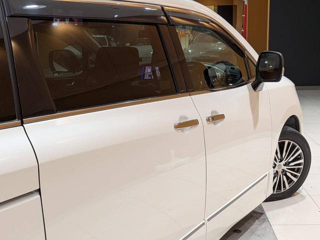 エルグランド 250ハイウェイスター フリップダウンモニター/黒ハーフレザーシート/両側電動スライドドア/クルーズコントロール/ETC/純正ナビ/地デジ/Bluetooth/バックカメラ/HIDオートライト/純正18AW(20枚目)