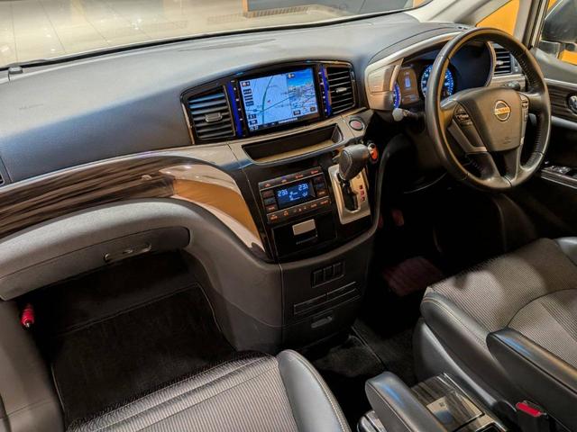 エルグランド 250ハイウェイスター フリップダウンモニター/黒ハーフレザーシート/両側電動スライドドア/クルーズコントロール/ETC/純正ナビ/地デジ/Bluetooth/バックカメラ/HIDオートライト/純正18AW(33枚目)