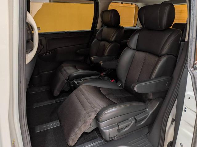 エルグランド 250ハイウェイスター フリップダウンモニター/黒ハーフレザーシート/両側電動スライドドア/クルーズコントロール/ETC/純正ナビ/地デジ/Bluetooth/バックカメラ/HIDオートライト/純正18AW(35枚目)