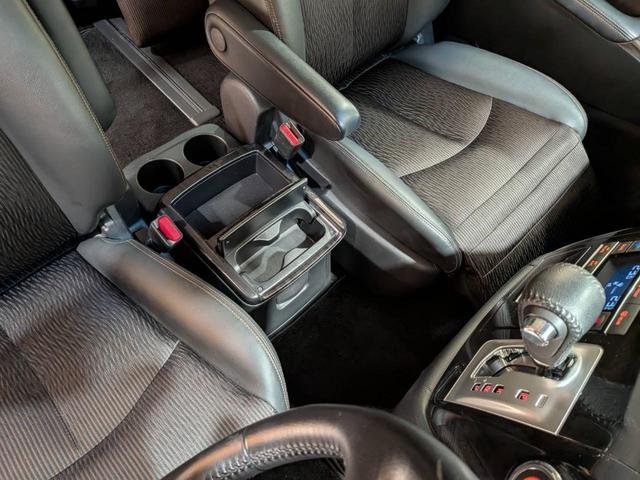 エルグランド 250ハイウェイスター フリップダウンモニター/黒ハーフレザーシート/両側電動スライドドア/クルーズコントロール/ETC/純正ナビ/地デジ/Bluetooth/バックカメラ/HIDオートライト/純正18AW(37枚目)