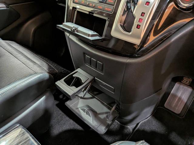 エルグランド 250ハイウェイスター フリップダウンモニター/黒ハーフレザーシート/両側電動スライドドア/クルーズコントロール/ETC/純正ナビ/地デジ/Bluetooth/バックカメラ/HIDオートライト/純正18AW(41枚目)