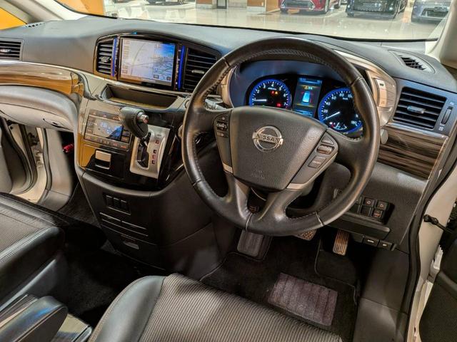 エルグランド 250ハイウェイスター フリップダウンモニター/黒ハーフレザーシート/両側電動スライドドア/クルーズコントロール/ETC/純正ナビ/地デジ/Bluetooth/バックカメラ/HIDオートライト/純正18AW(50枚目)