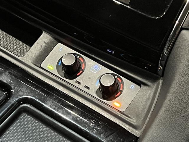 アルファード ２．５Ｓ　Ｃパッケージ　後期／４ＷＤ／フリップダウンモニター／合皮電動メモリーシート／シートベンチレーション／３眼ＬＥＤ／トヨタセーフティセンス／デジタルインナーミラー／ＢＳＭ／ＲＣＴＡ／純正ナビ／バックカメラ／純正ＡＷ（9枚目）