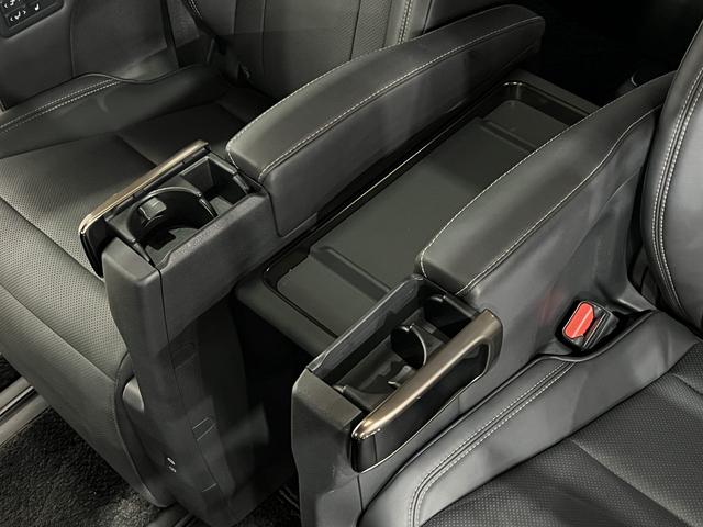 アルファードハイブリッド Ｚ　４ＷＤ／左右独立ムーンルーフ／フリップダウンモニター／トヨタチームメイト／合皮電動シート／シートベンチレーション／３眼ＬＥＤ／トヨタセーフティセンス／デジタルインナーミラー／パノラミックビューモニター（41枚目）