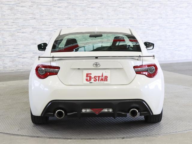 ８６ ＧＴリミテッド　後期／６速ＭＴ／ＴＲＤタワーバー／半革シート／シートヒーター／ＴＲＡＣＫスイッチ／クルーズコントロール／ＥＴＣ／純正ナビ／Ｂｌｕｅｔｏｏｔｈ／バックカメラ／地デジ／ＬＥＤオートライト／純正ＡＷ（14枚目）