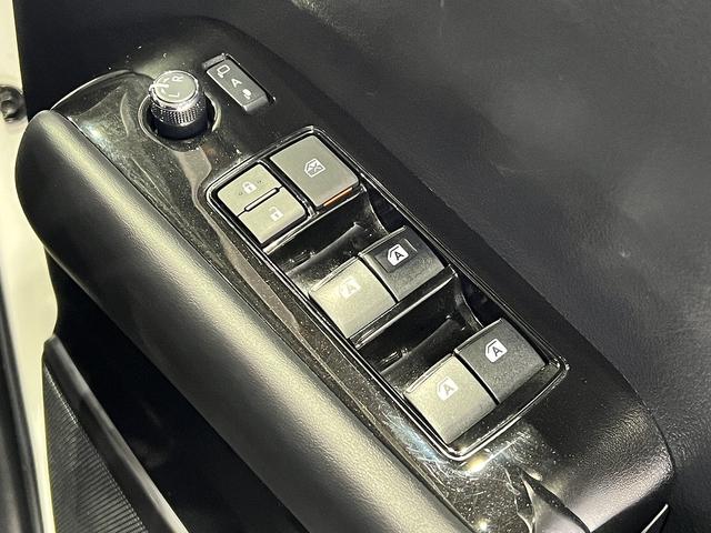 アルファード 2.5S Cパッケージ 後期/4WD/JBLサウンド/3眼LED/革電動シート/エアシート/シートメモリー/セーフティセンス/パノラミックビュー/両側電動スライドドア/電動リヤゲート/ナビ/ETC/純正AW(30枚目)