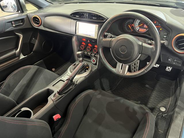 ８６ ＧＴ　ＴＲＤリアスポイラー／純正リアバンパーガーニッシュ／ＶＳＣスポーツモード／パドルシフト／スマートキー／ＥＴＣ／純正ナビ／Ｂｌｕｅｔｏｏｔｈ／バックカメラ／ＨＩＤオートライト／純正ＡＷ（22枚目）