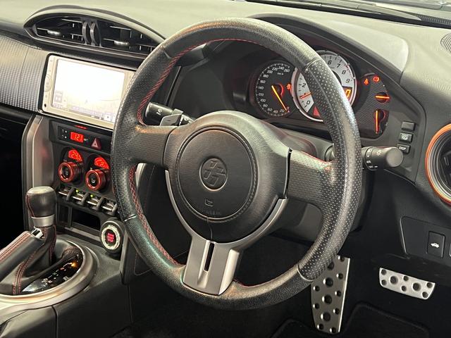８６ ＧＴ　ＴＲＤリアスポイラー／純正リアバンパーガーニッシュ／ＶＳＣスポーツモード／パドルシフト／スマートキー／ＥＴＣ／純正ナビ／Ｂｌｕｅｔｏｏｔｈ／バックカメラ／ＨＩＤオートライト／純正ＡＷ（23枚目）