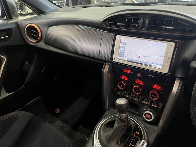 ８６ ＧＴ　ＴＲＤリアスポイラー／純正リアバンパーガーニッシュ／ＶＳＣスポーツモード／パドルシフト／スマートキー／ＥＴＣ／純正ナビ／Ｂｌｕｅｔｏｏｔｈ／バックカメラ／ＨＩＤオートライト／純正ＡＷ（26枚目）
