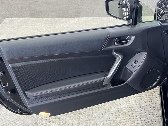８６ ＧＴ　ＴＲＤリアスポイラー／純正リアバンパーガーニッシュ／ＶＳＣスポーツモード／パドルシフト／スマートキー／ＥＴＣ／純正ナビ／Ｂｌｕｅｔｏｏｔｈ／バックカメラ／ＨＩＤオートライト／純正ＡＷ（29枚目）