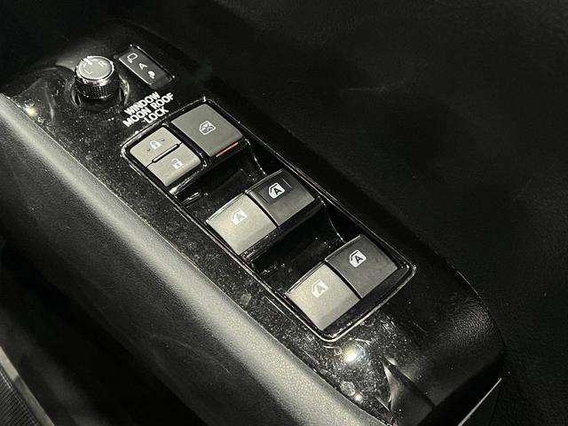 ヴェルファイア ２．５Ｚ　Ａエディション　後期／１オーナー／Ｗサンルーフ／後席モニター／トヨタセーフティセンス／スーパーロングスライド／レーダークルコン／クリアランスソナー／レーンアシスト／オートハイビーム／純正ナビ／バックカメラ／純正ＡＷ（28枚目）