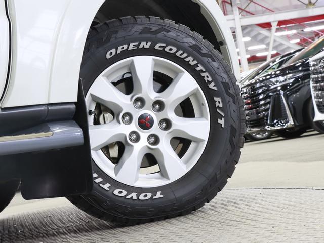 パジェロ ロング GR 4WD/ルーフレール/アルパインツィーター/ディーゼル/シートヒーター/ETC/横滑り防止装置/ヘッドランプウォッシャー/カロッツェリアディスプレイオーディオ/バックカメラ/LEDオートライト(21枚目)