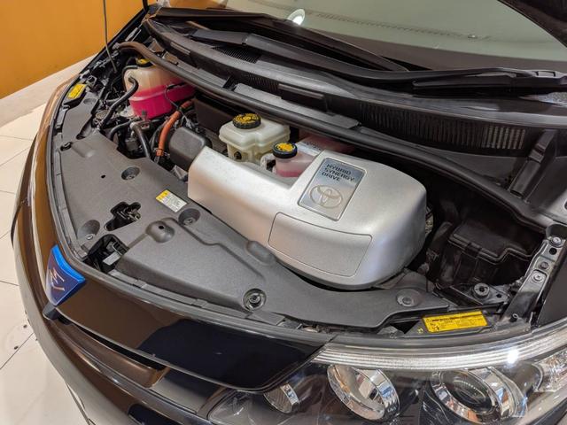 エスティマハイブリッド アエラス レザーパッケージ 4WD/フリップダウンモニター/黒本革電動シート/シートヒーター/両側電動スライドドア/クルーズコントロール/クリアランスソナー/パワーバックドア/100V電源/パノラミックビューモニター/純正ナビ(22枚目)