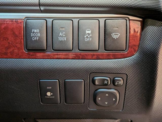 エスティマハイブリッド アエラス レザーパッケージ 4WD/フリップダウンモニター/黒本革電動シート/シートヒーター/両側電動スライドドア/クルーズコントロール/クリアランスソナー/パワーバックドア/100V電源/パノラミックビューモニター/純正ナビ(30枚目)