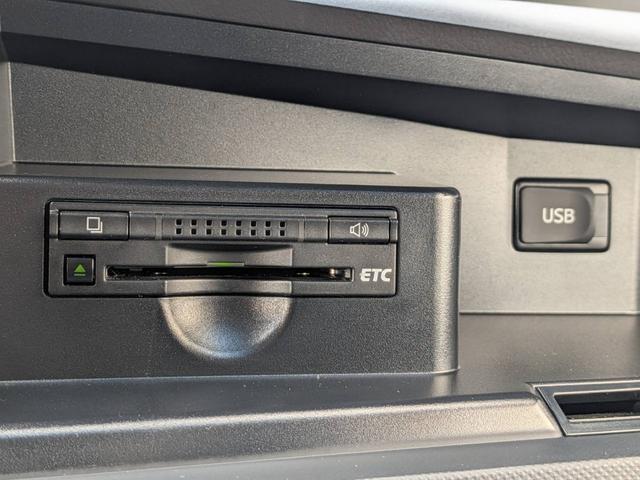 エスティマハイブリッド アエラス レザーパッケージ 4WD/フリップダウンモニター/黒本革電動シート/シートヒーター/両側電動スライドドア/クルーズコントロール/クリアランスソナー/パワーバックドア/100V電源/パノラミックビューモニター/純正ナビ(31枚目)