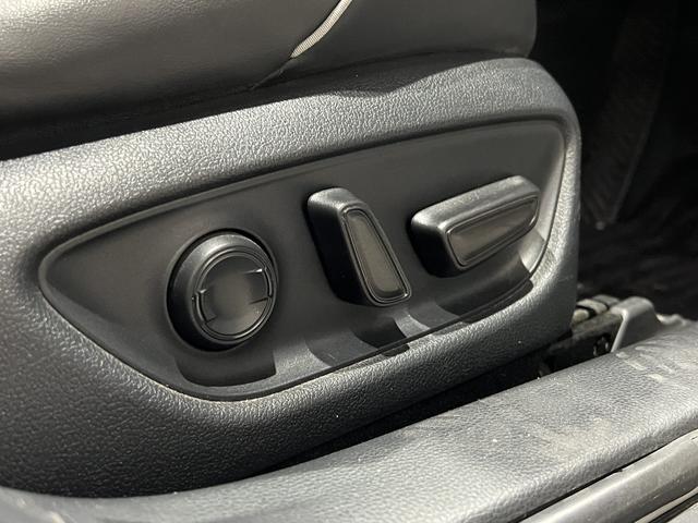 クラウンハイブリッド RSアドバンス 黒本革電動メモリーシート/スパッタリングAW/シートベンチレーション/3眼LED/HUD/トヨタセーフティセンス/レーダークルコン/BSM/RCTA/100V電源/純正ナビ/バックカメラ(8枚目)