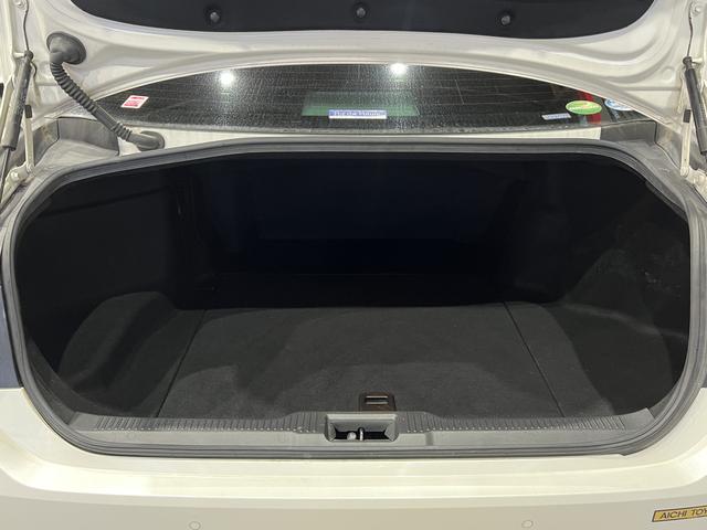 クラウンハイブリッド RSアドバンス 黒本革電動メモリーシート/スパッタリングAW/シートベンチレーション/3眼LED/HUD/トヨタセーフティセンス/レーダークルコン/BSM/RCTA/100V電源/純正ナビ/バックカメラ(42枚目)