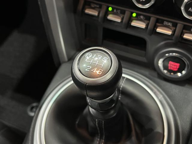 86 GT 後期/1オーナー/6速MT/TRDエアロ/Rスポ/Valentiテールランプ/黒赤ハーフ革/クルーズコントロール/スマートキー/ETC/ナビ/Bluetooth/Bカメラ/地デジ/LEDオートライト(9枚目)
