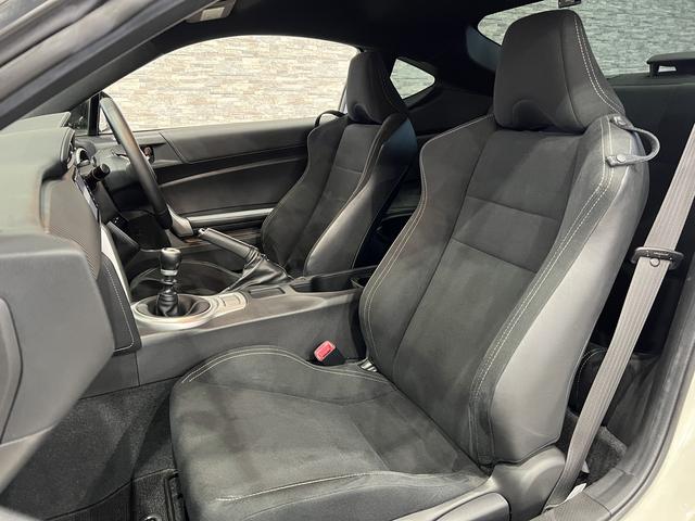 86 GT 後期/1オーナー/6速MT/TRDエアロ/Rスポ/Valentiテールランプ/黒赤ハーフ革/クルーズコントロール/スマートキー/ETC/ナビ/Bluetooth/Bカメラ/地デジ/LEDオートライト(35枚目)