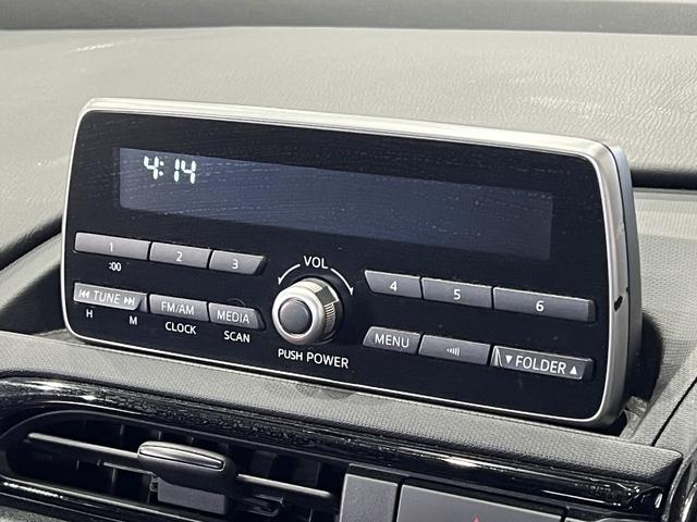 ロードスター S 6速MT/スマートキー/ETC/横滑り防止装置/ヒルローンチアシスト/純正オーディオ/ミュージックプレイヤー接続可/LEDヘッドライト/純正AW(9枚目)