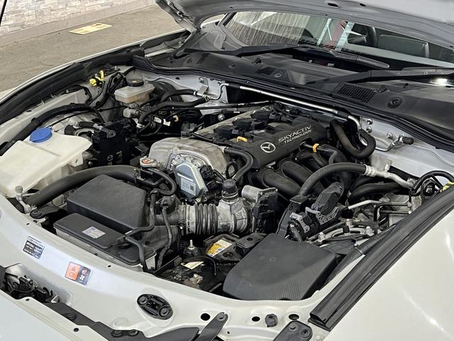 ロードスター S 6速MT/スマートキー/ETC/横滑り防止装置/ヒルローンチアシスト/純正オーディオ/ミュージックプレイヤー接続可/LEDヘッドライト/純正AW(19枚目)