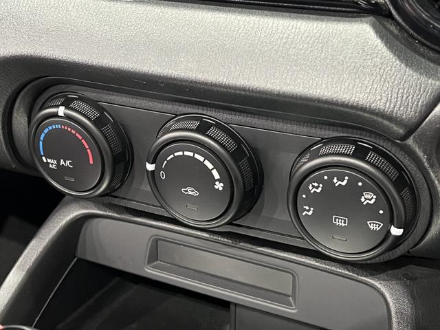 ロードスター S 6速MT/スマートキー/ETC/横滑り防止装置/ヒルローンチアシスト/純正オーディオ/ミュージックプレイヤー接続可/LEDヘッドライト/純正AW(25枚目)