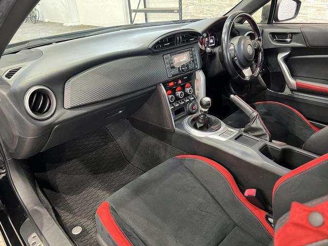 86 GT 後期アプライドE型//6速MT/フジツボマフラー/アルパインデジタルインナーミラー/クルーズコントロール/Trackモード/スマートキー/ETC/純正オーディオ/純正AW/記録簿有(33枚目)