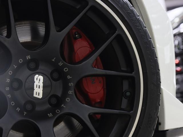 フェアレディZ バージョンニスモ 6速MT/BBS20AW/黒ハーフ革/専用エアロ&Rスポイラー/赤キャリパー/純正ナビ/Bluetooth/バックカメラ/地デジ/3連サブメーター/インテリキー/ETC/HIDオートライト/記録簿有(7枚目)
