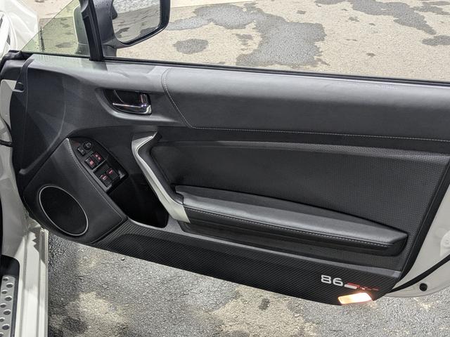 86 GT 後期/6速MT/TEIN車高調/Valentiテールランプ/クルコン/TRACKスイッチ/スマートキー/ETC/横滑り防止装置/純正ナビ/Bluetooth/バックカメラ/LEDオートライト(30枚目)