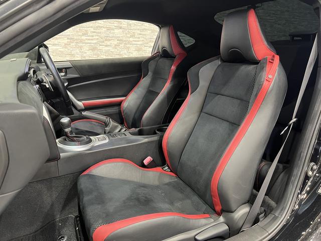 86 GTリミテッド 後期/半革シート/シートヒーター/クルーズコントロール/TRACKスイッチ/ETC/純正ナビ/Bluetooth/バックカメラ/地デジ/LEDオートライト/純正AW(34枚目)