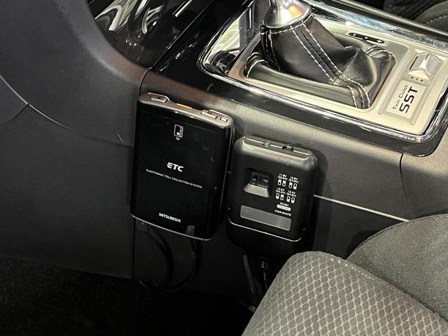 ランサー GSRエボリューションX 4WD/1オーナー/ブレンボキャリパー/RAYS18AW/レカロシート/パドルシフト/スマートキー/ETC/横滑り防止装置/カロッツェリアナビ/Bluetooth/地デジ/HIDオートライト(29枚目)