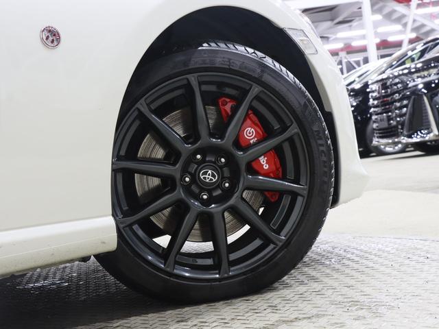 86 GTリミテッド ブラックパッケージ 後期/1オーナー/6速MT/前後ブレンボキャリパー/半革シート/シートヒーター/クルコン/クリアランスソナー/TRACKスイッチ/ETC/純正ナビ/バックカメラ/LEDオートライト/純正AW(21枚目)