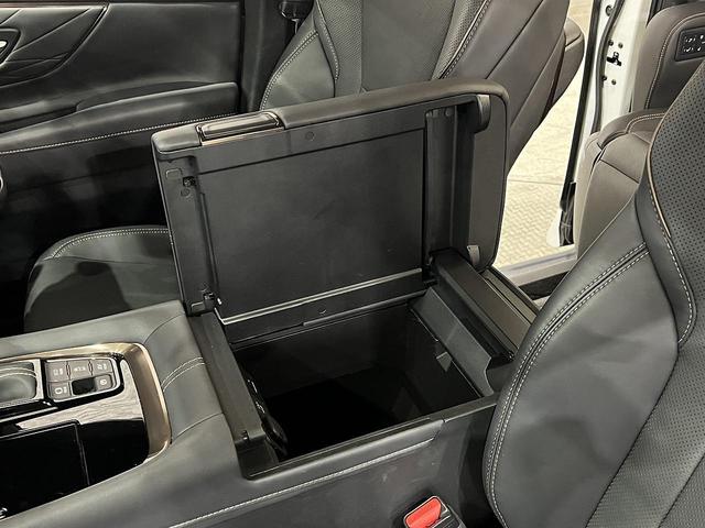 アルファードハイブリッド Ｚ　１オーナー／合皮電動メモリーシート／シートベンチレーション／３眼ＬＥＤ／トヨタセーフティセンス／レーダークルコン／ＢＳＭ／ＲＣＴＡ／１００Ｖ電源／パノラミックビューモニター／純正ディスプレイオーディオ（37枚目）
