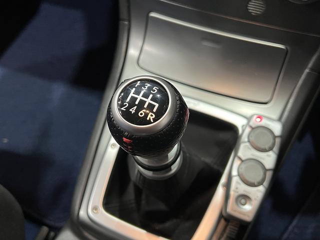 インプレッサ WRX STi 4WD/6速MT/アプライドE/ダウンサス/ブレンボキャリパー/STiエアロ&マフラー/カロッツェリアウーファー&ナビ/ETC/HKSターボタイマー/ブーストメーター/純正AW/HIDヘッドライト(8枚目)