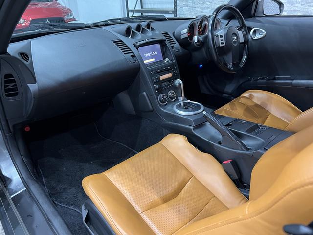 フェアレディＺ バージョンＳＴ　前後ブレンボキャリパー／ＢＯＳＥサウンド／本革電動シート／シートヒーター／３連サブメーター／キーレス／ＥＴＣ／横滑り防止装置／純正ナビ／サイド＆バックカメラ／ＨＩＤヘッドライト／純正ＡＷ（37枚目）