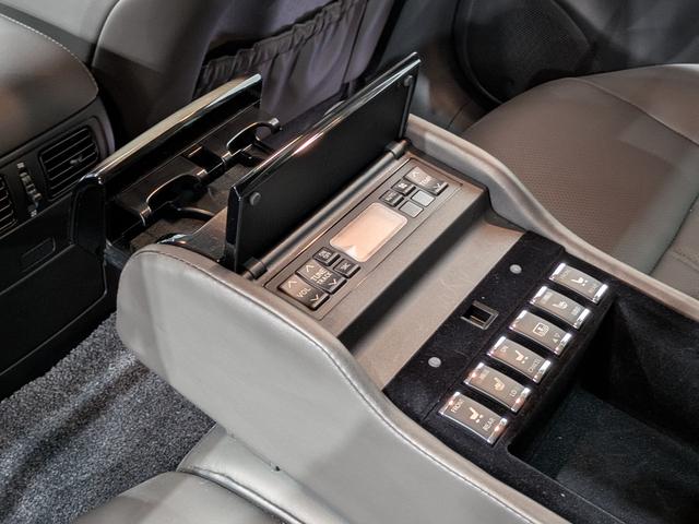 フーガハイブリッド ＶＩＰ　後期／ＢＯＳＥサウンド／セミアニリン本革電動シート／シートベンチレーション／エマージェンシーブレーキ／インテリジェントクルコン／フロント＆バックソナー／ＢＳＩ／ＢＵＩ／アラウンドビューモニター（9枚目）