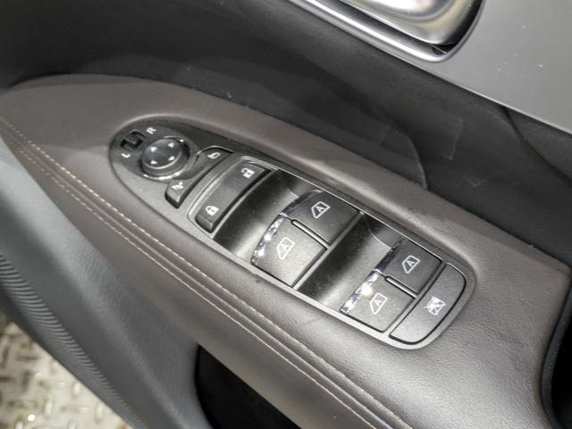 フーガハイブリッド ＶＩＰ　後期／ＢＯＳＥサウンド／セミアニリン本革電動シート／シートベンチレーション／エマージェンシーブレーキ／インテリジェントクルコン／フロント＆バックソナー／ＢＳＩ／ＢＵＩ／アラウンドビューモニター（27枚目）