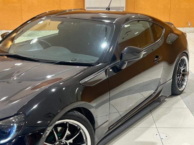 ＢＲＺ Ｒ　６速ＭＴ／チャージスピードＦエアロ／ＴＲＤＳエアロ／バリスＲバンパー／ＷＯＲＫ１８ＡＷ／レッグモータースポーツカーボンボンネット／ダズフェローズヘッドライト／ヴァレンティテール／純正ナビ／バックカメラ（19枚目）