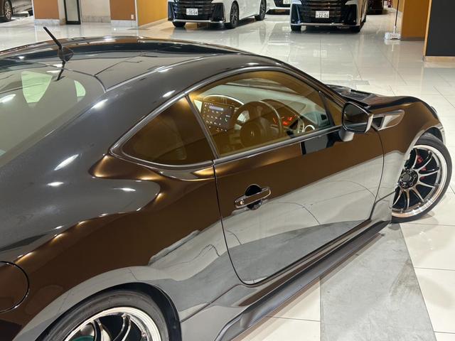 ＢＲＺ Ｒ　６速ＭＴ／チャージスピードＦエアロ／ＴＲＤＳエアロ／バリスＲバンパー／ＷＯＲＫ１８ＡＷ／レッグモータースポーツカーボンボンネット／ダズフェローズヘッドライト／ヴァレンティテール／純正ナビ／バックカメラ（22枚目）