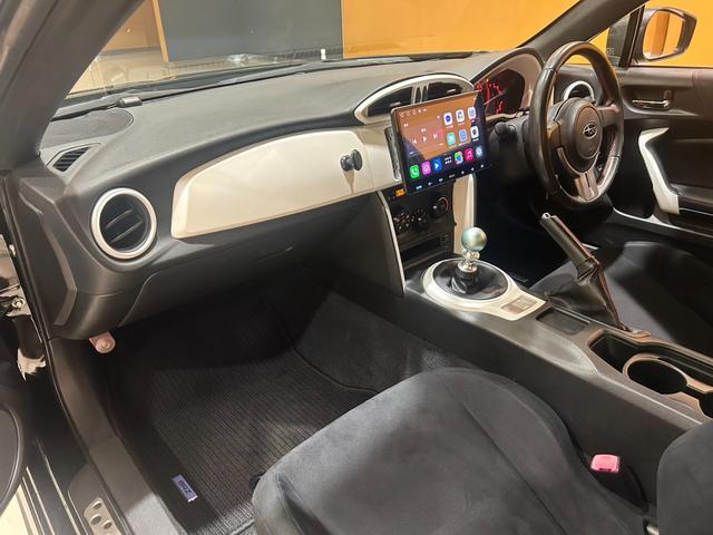 ＢＲＺ Ｒ　６速ＭＴ／チャージスピードＦエアロ／ＴＲＤＳエアロ／バリスＲバンパー／ＷＯＲＫ１８ＡＷ／レッグモータースポーツカーボンボンネット／ダズフェローズヘッドライト／ヴァレンティテール／純正ナビ／バックカメラ（38枚目）