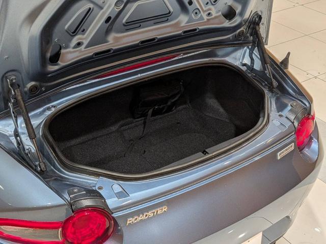 ロードスター Ｓスペシャルパッケージ　パドルシフト／ＥＴＣ／横滑り防止装置／スマートキー／純正ナビ／Ｂｌｕｅｔｏｏｔｈ／バックカメラ／ＬＥＤオートライト／純正１６ＡＷ（23枚目）