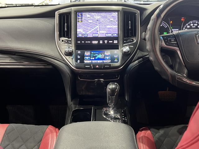 クラウンハイブリッド アスリートS 電動シート/シートヒーター/レーダークルコン/プリクラッシュセーフティ/クリアランスソナー/ステアリングヒーター/ETC/純正ナビ/地デジ/全周囲カメラ/HIDオートライト/純正AW(28枚目)