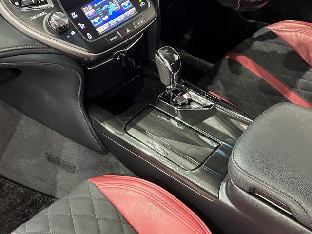 クラウンハイブリッド アスリートS 電動シート/シートヒーター/レーダークルコン/プリクラッシュセーフティ/クリアランスソナー/ステアリングヒーター/ETC/純正ナビ/地デジ/全周囲カメラ/HIDオートライト/純正AW(32枚目)