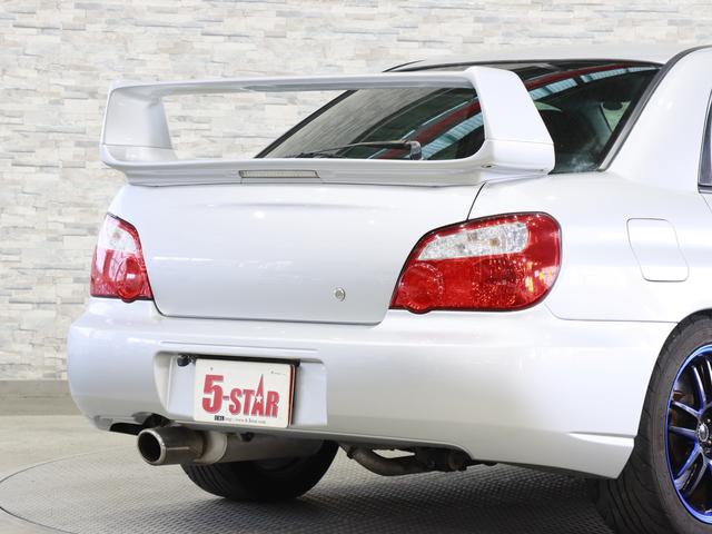インプレッサ WRX STi 6速MT/4WD/RAYSグラムライツ17インチAW/HKS車高調/ブレンボキャリパー/大型リアスポイラー/STi専用シート&ステアリング/ETC/キーレスエントリー/HIDヘッドライト(20枚目)
