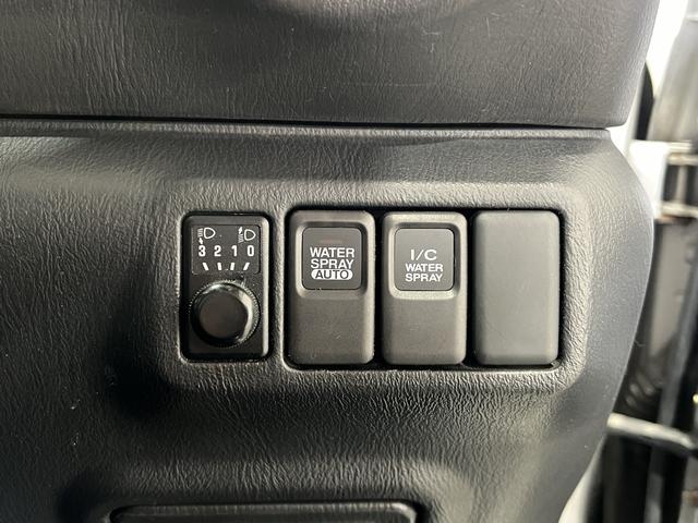 インプレッサ WRX STi 6速MT/4WD/RAYSグラムライツ17インチAW/HKS車高調/ブレンボキャリパー/大型リアスポイラー/STi専用シート&ステアリング/ETC/キーレスエントリー/HIDヘッドライト(25枚目)