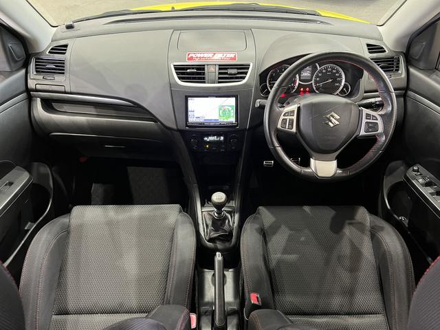 スイフトスポーツ ベースグレード ディスチャージヘッドランプ装着車/6速MT/クルーズコントロール/ETC/カロッツェリアナビ/地デジ/Bluetooth/社外スプリング/HIDオートライト/純正AW(21枚目)