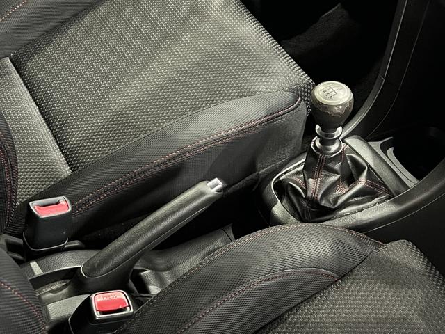 スイフトスポーツ ベースグレード ディスチャージヘッドランプ装着車/6速MT/クルーズコントロール/ETC/カロッツェリアナビ/地デジ/Bluetooth/社外スプリング/HIDオートライト/純正AW(29枚目)